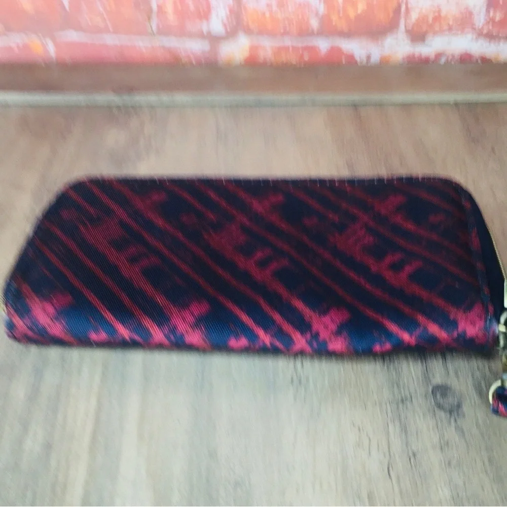 Travelon Red and Blue Nylon Zippered Wristlet Wallet